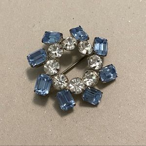 ✨ 3 FOR $20 - Vintage Jewel Snowflake Brooch Pin